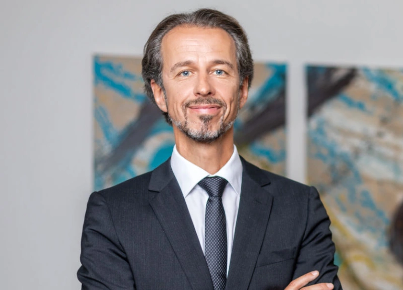 Wer ist Dr. Hannes Wiesflecker von Law Experts?
